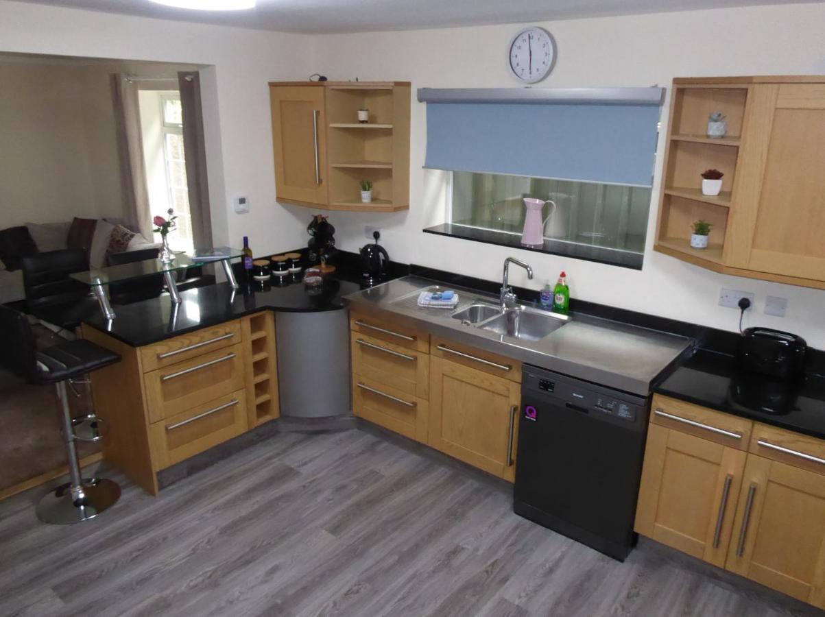 Glennydd House Villa Llangefni Bagian luar foto